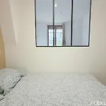 Charming - One-Bedroom Apartment In Paris 5Th